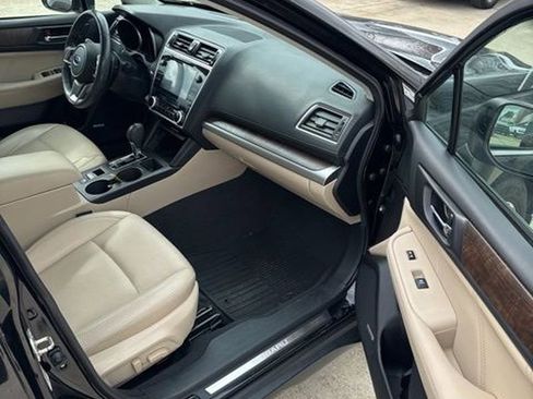 Used 2018 Subaru Outback 2.5i Limited image 17