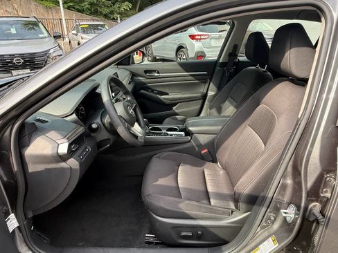 Used 2023 Nissan Altima 2.5 SV AWD/4WD image 16