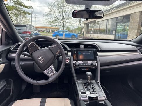 Certified 2018 Honda Civic EX image 13