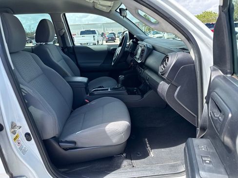 Used 2017 Toyota Tacoma SR image 23