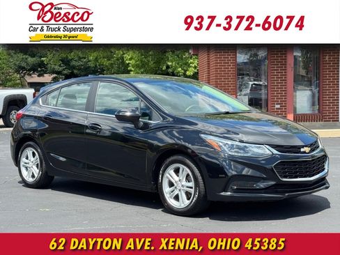 Used 2017 Chevrolet Cruze LT w/ Convenience Package FWD image 1