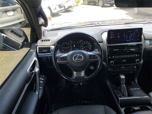 Used 2023 Lexus GX 460 Premium w/ Premium Package image 27
