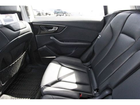 Used 2019 Audi Q8 Premium Plus w/ Premium Plus AWD/4WD image 12