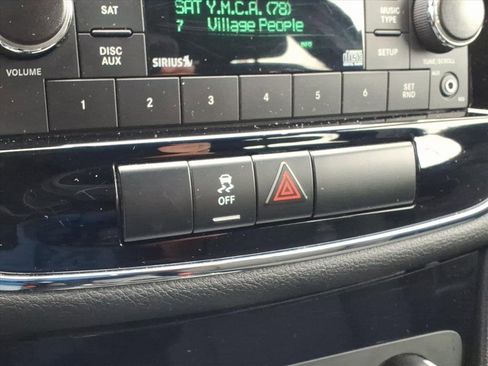 Used 2011 Chrysler 200 Touring image 21