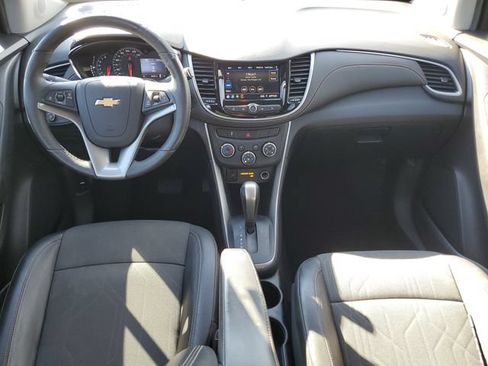 Used 2022 Chevrolet Trax LT w/ LT Convenience Package AWD/4WD image 21