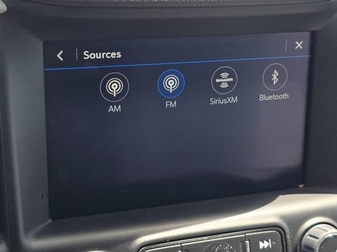 Used 2024 GMC Terrain SLT FWD image 5