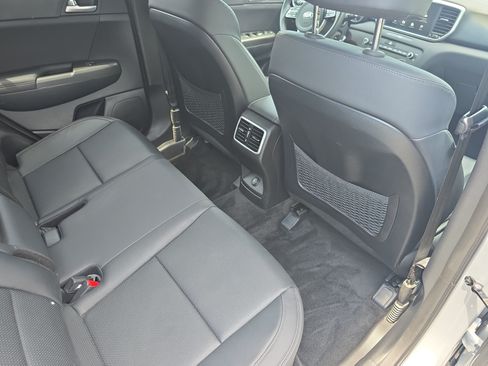 Used 2022 Kia Sportage Nightfall Edition FWD image 11