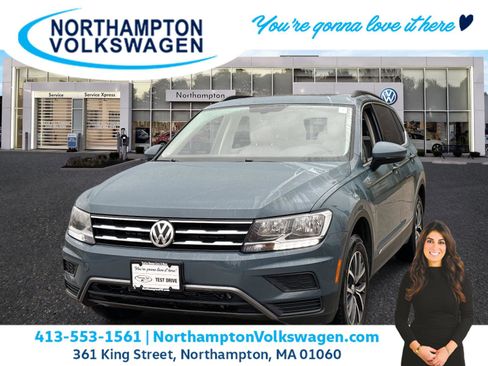 Used 2020 Volkswagen Tiguan SE image 1