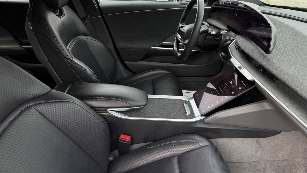 Used 2024 Lucid Air Touring AWD/4WD image 42