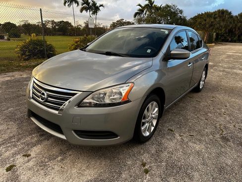 Used 2014 Nissan Sentra SV FWD image 1