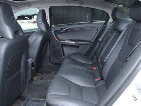 Used 2016 Volvo S60 T5 Inscription Platinum image 24