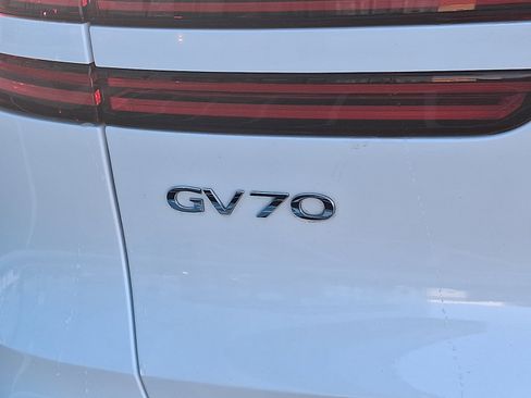 Certified 2026 Genesis GV70 2.5T Advanced AWD/4WD image 30