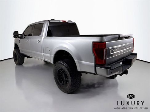 Used 2022 Ford F350 Platinum w/ FX4 Off-Road Package AWD/4WD image 8