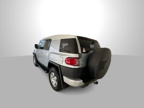 Used 2007 Toyota FJ Cruiser 4WD image 6