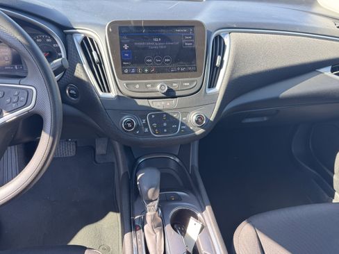 Used 2024 Chevrolet Malibu LT image 17