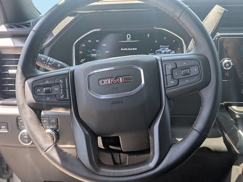 Used 2025 GMC Sierra 2500 AT4 w/ AT4 Premium Plus Package AWD/4WD image 21