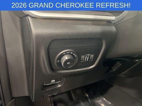 New 2026 Jeep Grand Cherokee Limited w/ Limited Altitude Package image 17