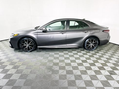 Used 2023 Toyota Camry SE FWD image 6