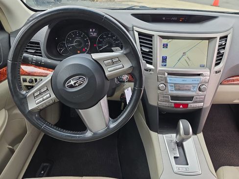 Used 2011 Subaru Outback 2.5i Limited image 27