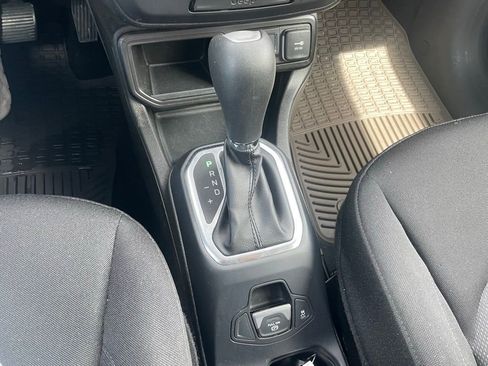 Used 2020 Jeep Renegade Sport w/ Sport Appearance Group FWD image 13