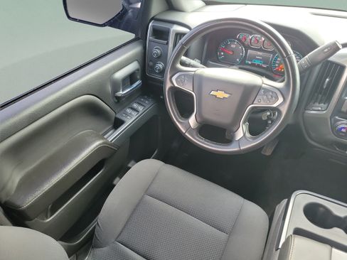 Used 2018 Chevrolet Silverado 1500 LT w/ LT Eassist Package AWD/4WD image 11