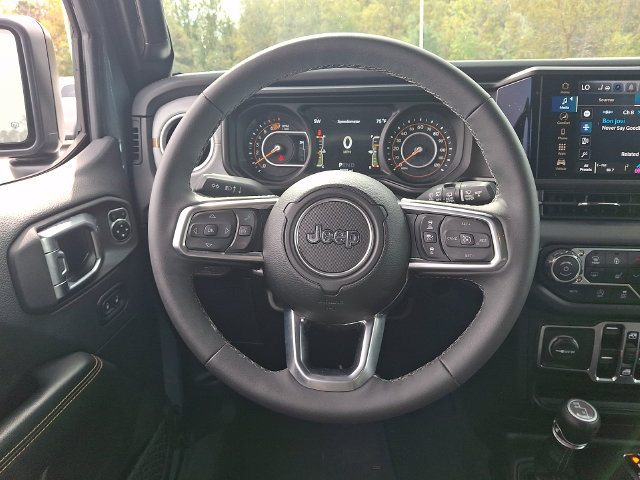 Used 2026 Jeep Wrangler Unlimited Sahara AWD/4WD image 19