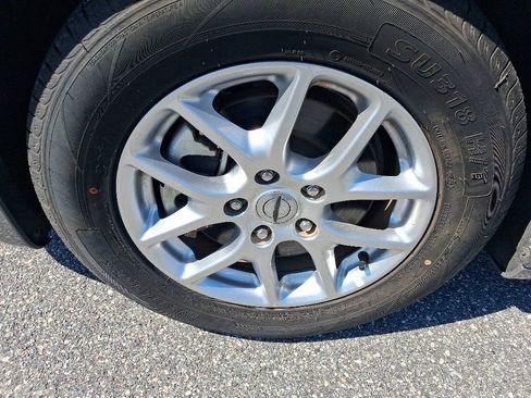 Used 2023 Chrysler Pacifica Touring-L FWD image 13