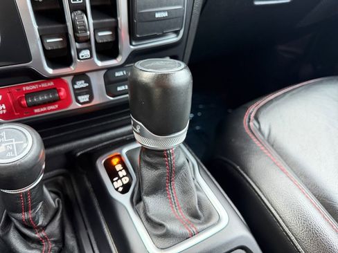 Used 2020 Jeep Gladiator Rubicon AWD/4WD image 15