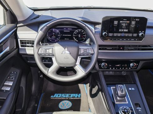 Used 2025 Mitsubishi Outlander SE AWD/4WD image 18