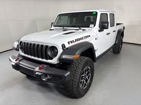 New 2026 Jeep Gladiator Rubicon w/ Steel Power Dome Hood Package AWD/4WD image 4