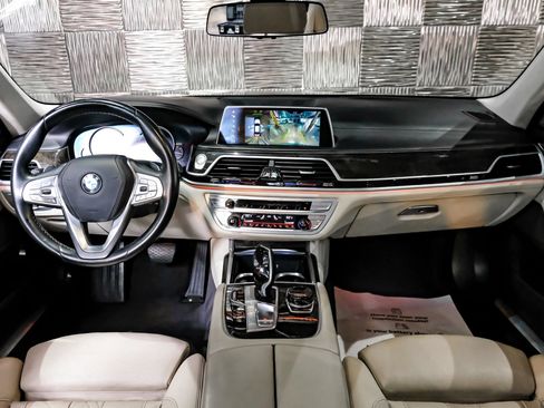 Used 2018 BMW 750i xDrive AWD/4WD image 15