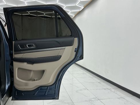 Used 2019 Ford Explorer XLT w/ Equipment Group 201A FWD image 25