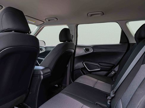 Certified 2025 Kia Soul LX w/ LX Technology Package FWD image 14