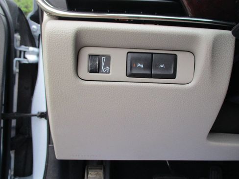 Used 2017 Cadillac ATS Luxury w/ Safety and Security Package image 15