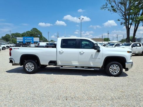 Used 2024 Chevrolet Silverado 2500 LT w/ Convenience Package AWD/4WD image 13