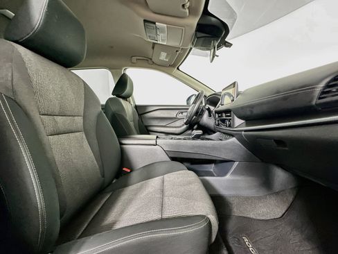 Used 2025 Nissan Rogue SV AWD/4WD image 31
