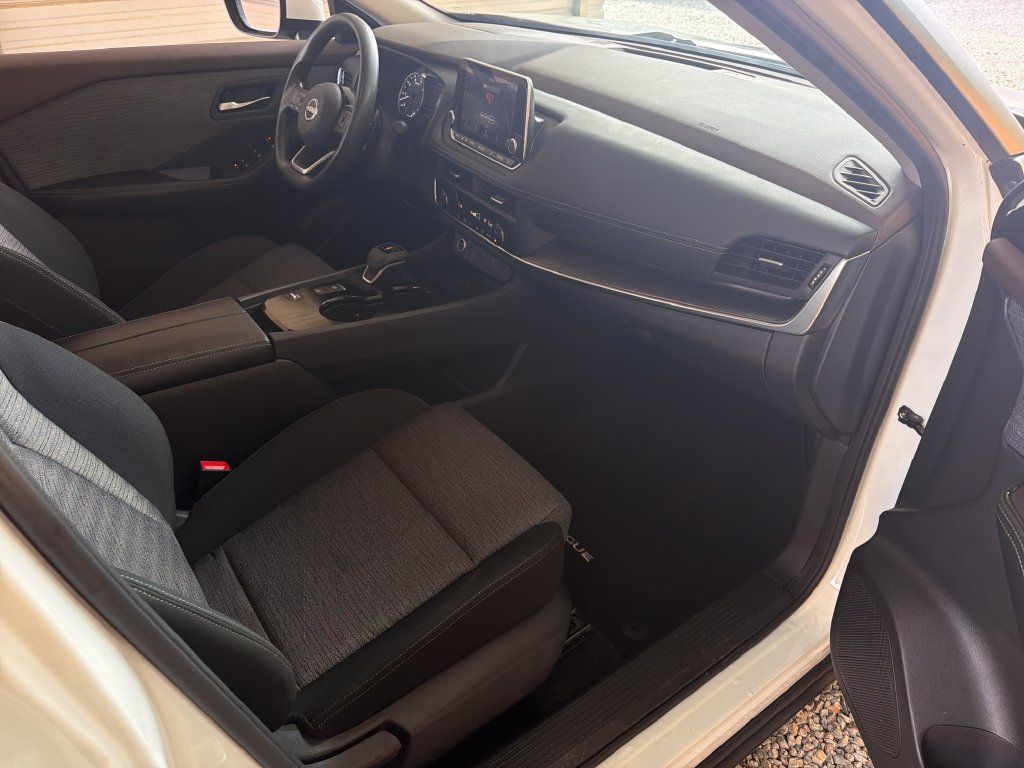 Used 2023 Nissan Rogue SV FWD image 26