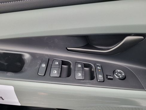 New 2025 Hyundai Elantra Limited image 13