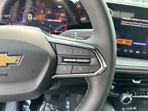 New 2025 Chevrolet Suburban Premier image 28