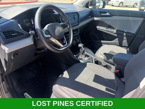 Used 2024 Volkswagen Taos SE FWD image 6