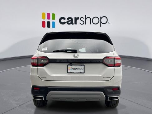 Used 2023 Honda Pilot Touring image 4