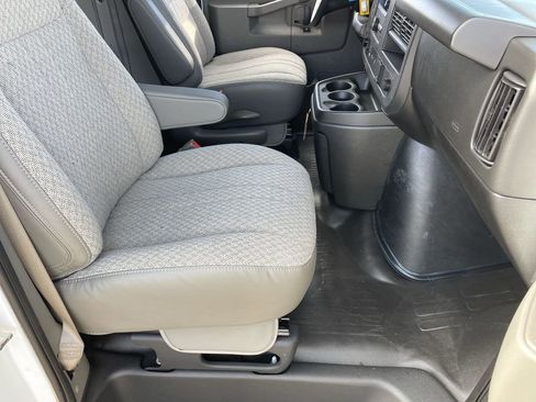 New 2025 GMC Savana 2500 Extended w/ Driver Convenience Package image 28