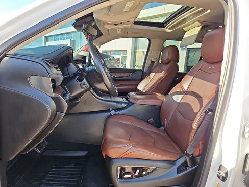 Used 2016 Cadillac Escalade Premium image 13