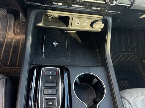Used 2023 Honda Pilot Elite image 6