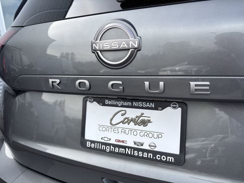 Used 2024 Nissan Rogue SV AWD/4WD image 11