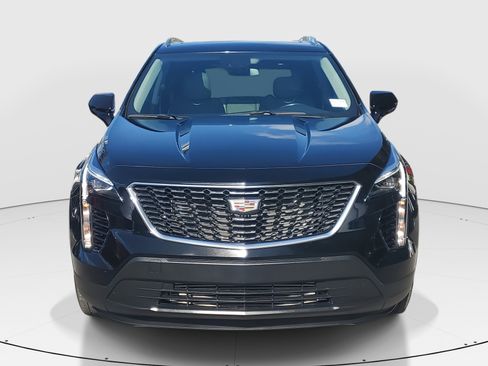 Used 2023 Cadillac XT4 Luxury w/ Cold Weather Package image 2