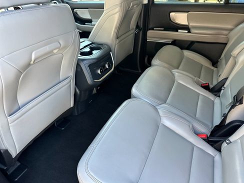 Used 2025 Ford Expedition Max Active AWD/4WD image 14