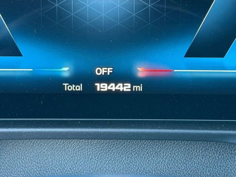 Certified 2025 BMW M440i Coupe RWD image 23