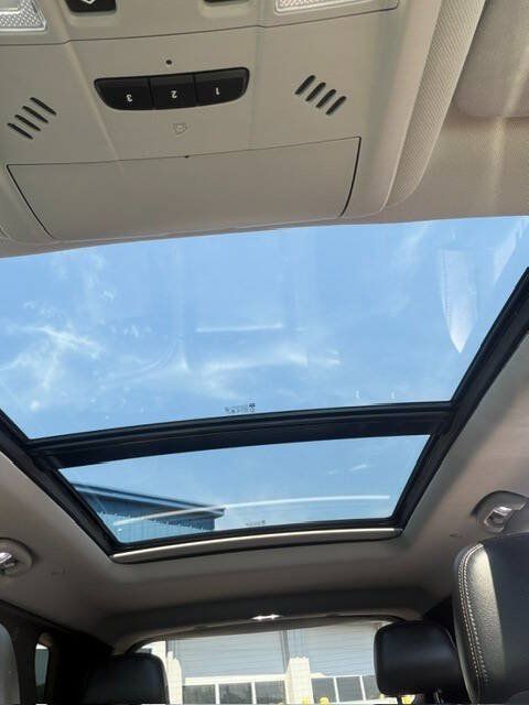 Used 2019 Chevrolet Equinox Premier AWD/4WD image 15