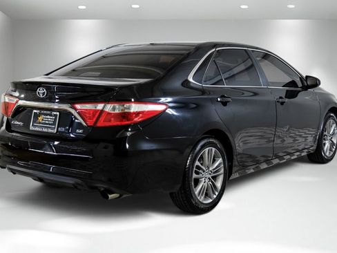 Used 2017 Toyota Camry SE FWD image 6